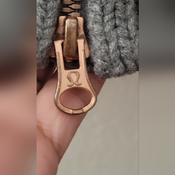 Lululemon Karma Kurmasana Sweater Size 8 - Picture 4 of 10